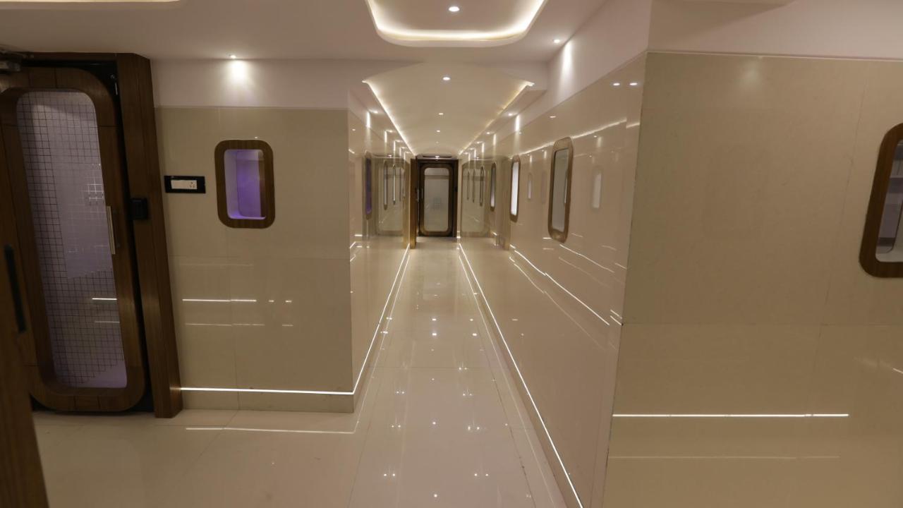 Qubestay Airport Capsule Hotel&Hostel Mumbai Exterior foto