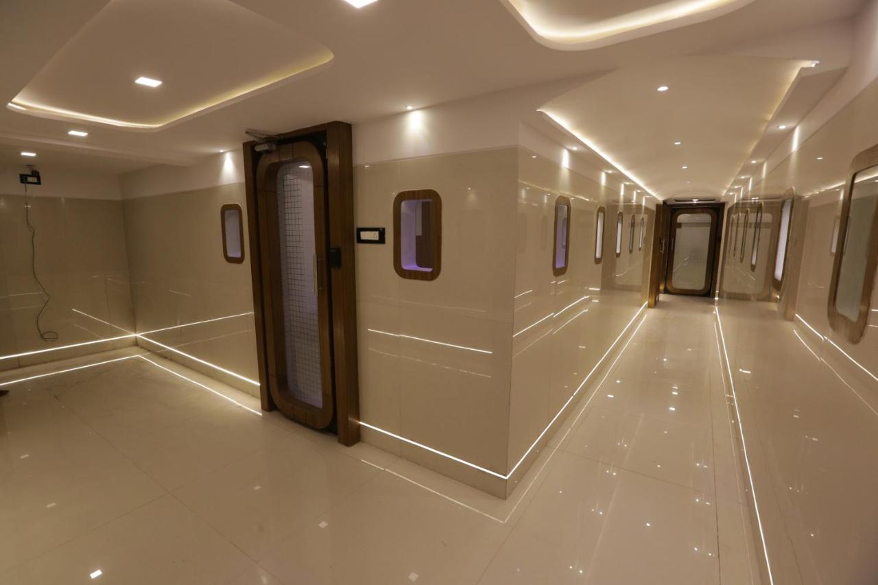 Qubestay Airport Capsule Hotel&Hostel Mumbai Exterior foto