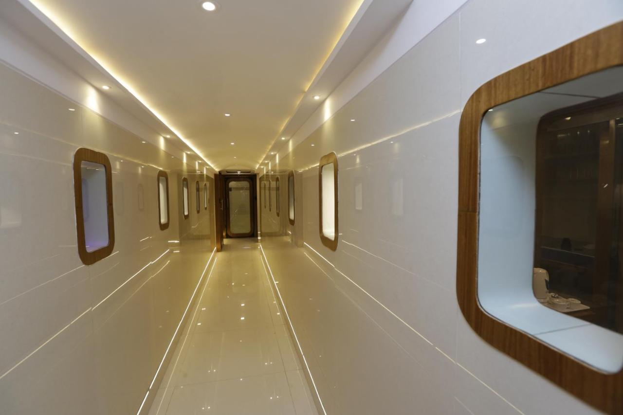 Qubestay Airport Capsule Hotel&Hostel Mumbai Exterior foto