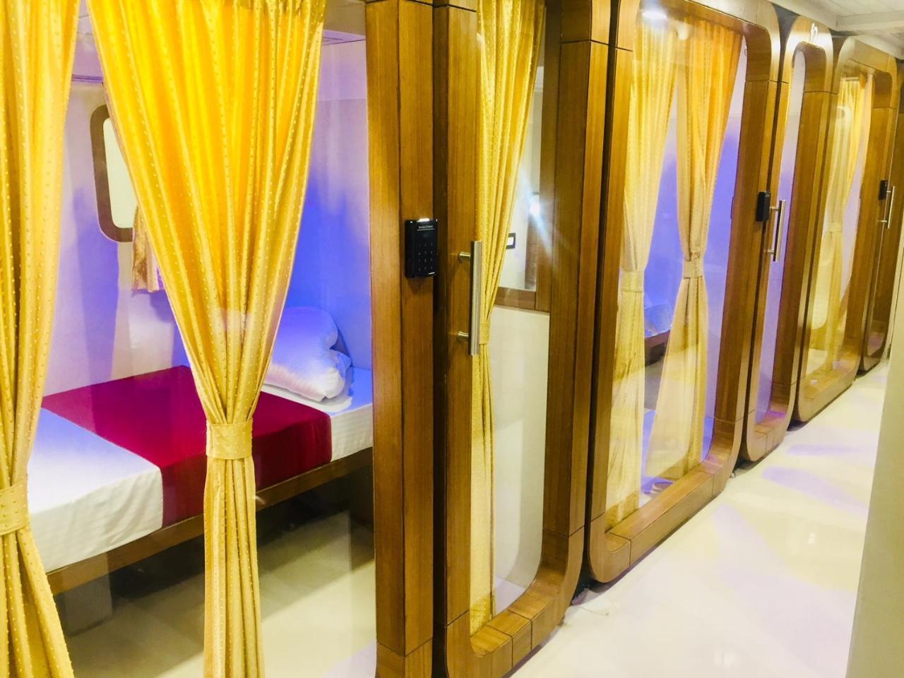 Qubestay Airport Capsule Hotel&Hostel Mumbai Exterior foto
