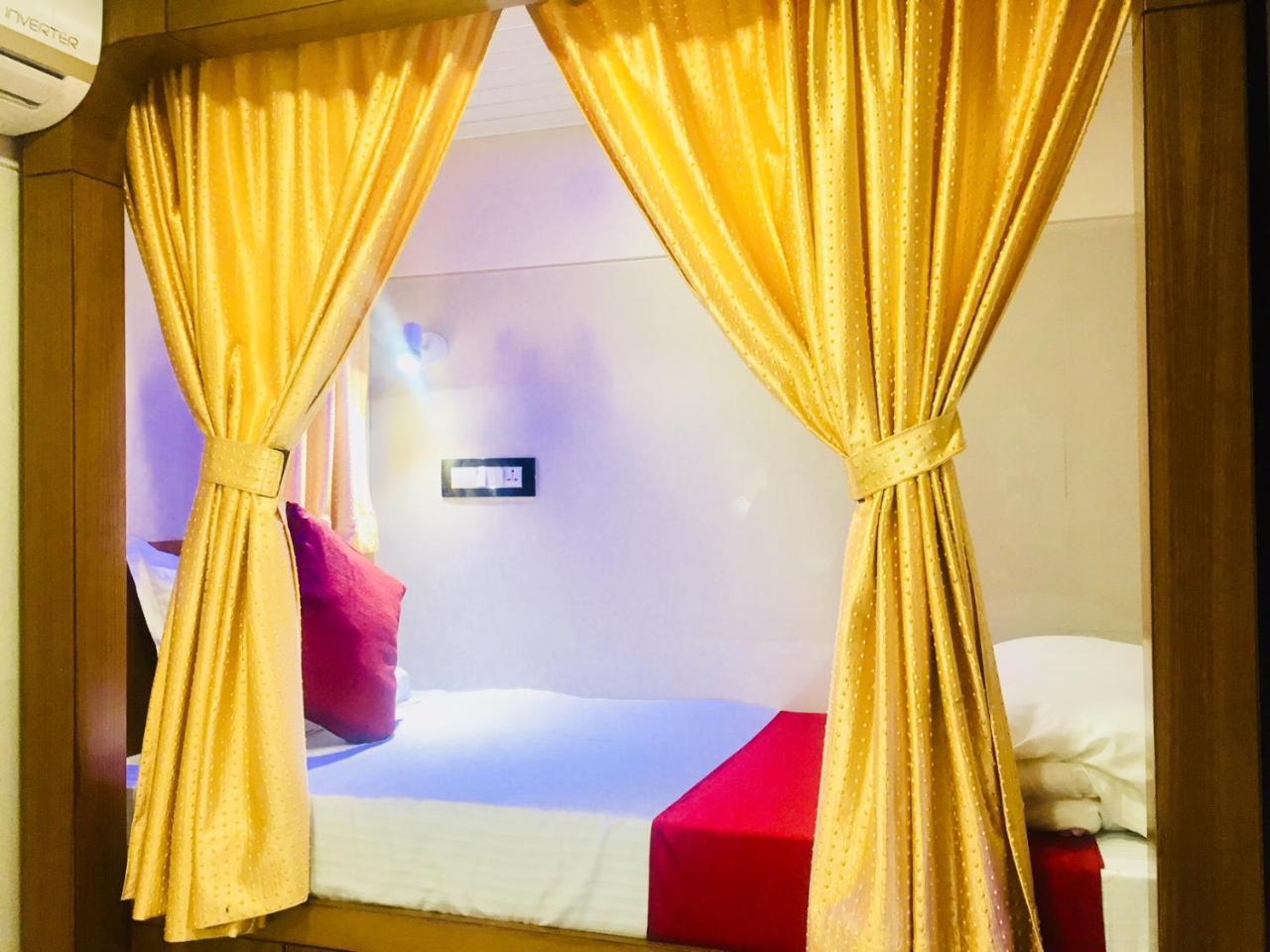 Qubestay Airport Capsule Hotel&Hostel Mumbai Exterior foto