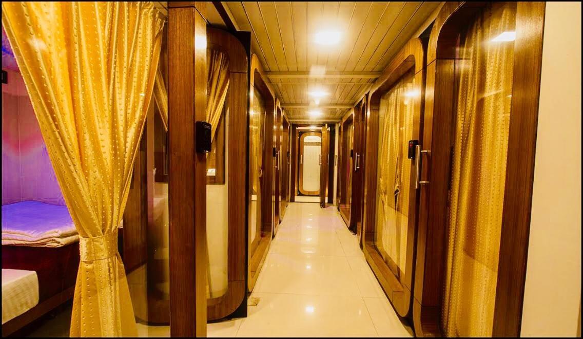 Qubestay Airport Capsule Hotel&Hostel Mumbai Exterior foto